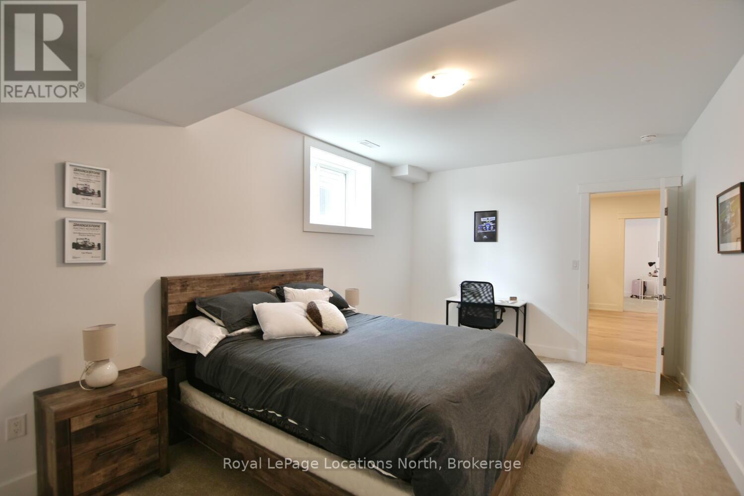 216 Snowberry Lane, Georgian Bluffs, Ontario  N0H 1S0 - Photo 32 - X12218302