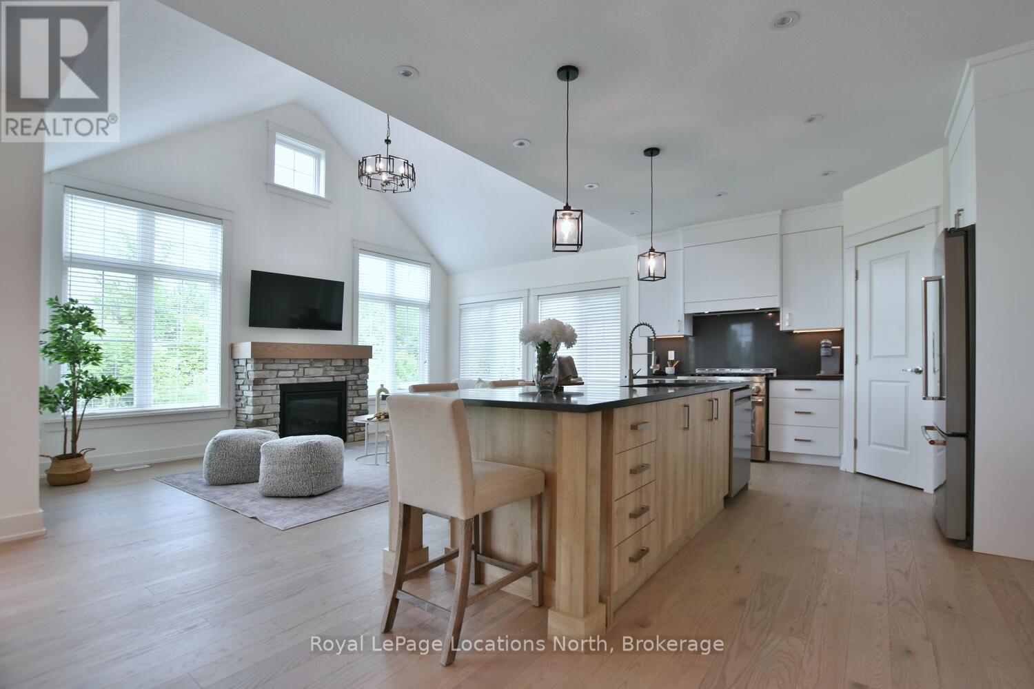 216 Snowberry Lane, Georgian Bluffs, Ontario  N0H 1S0 - Photo 6 - X12218302