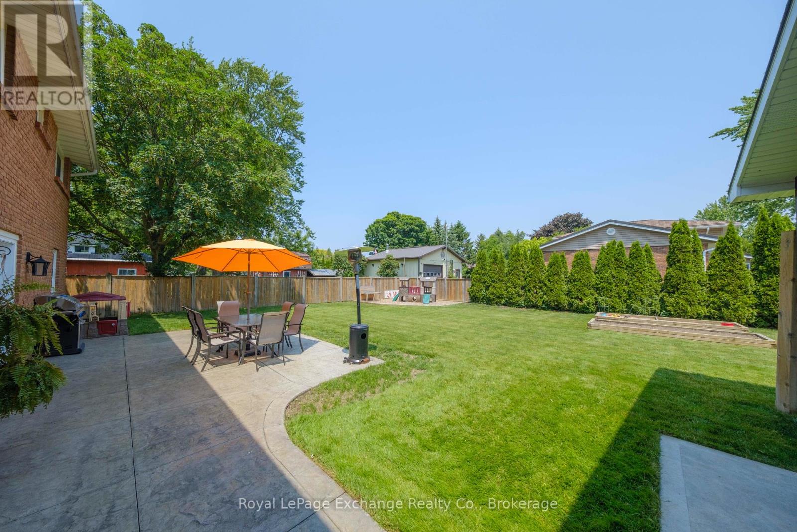 71 Queen Street, Huron-Kinloss, Ontario  N0G 2R0 - Photo 10 - X12218343