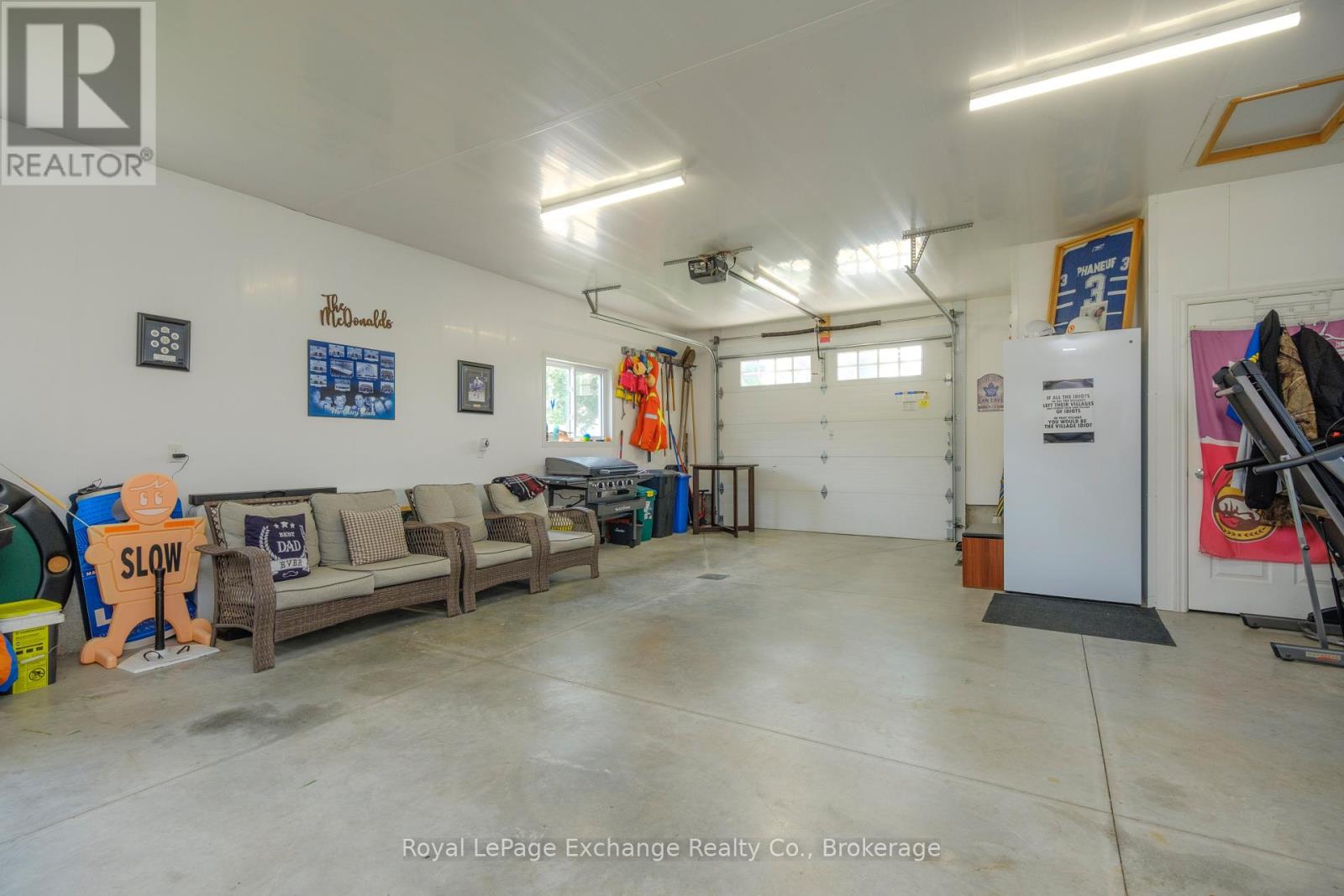 71 Queen Street, Huron-Kinloss, Ontario  N0G 2R0 - Photo 11 - X12218343
