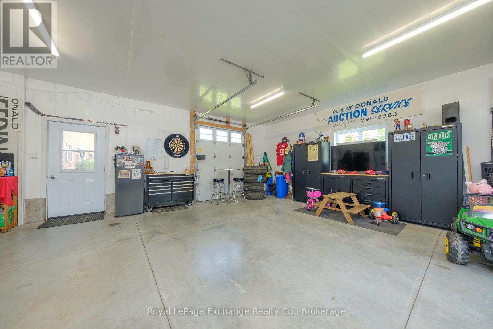 71 Queen Street, Huron-Kinloss, Ontario  N0G 2R0 - Photo 12 - X12218343