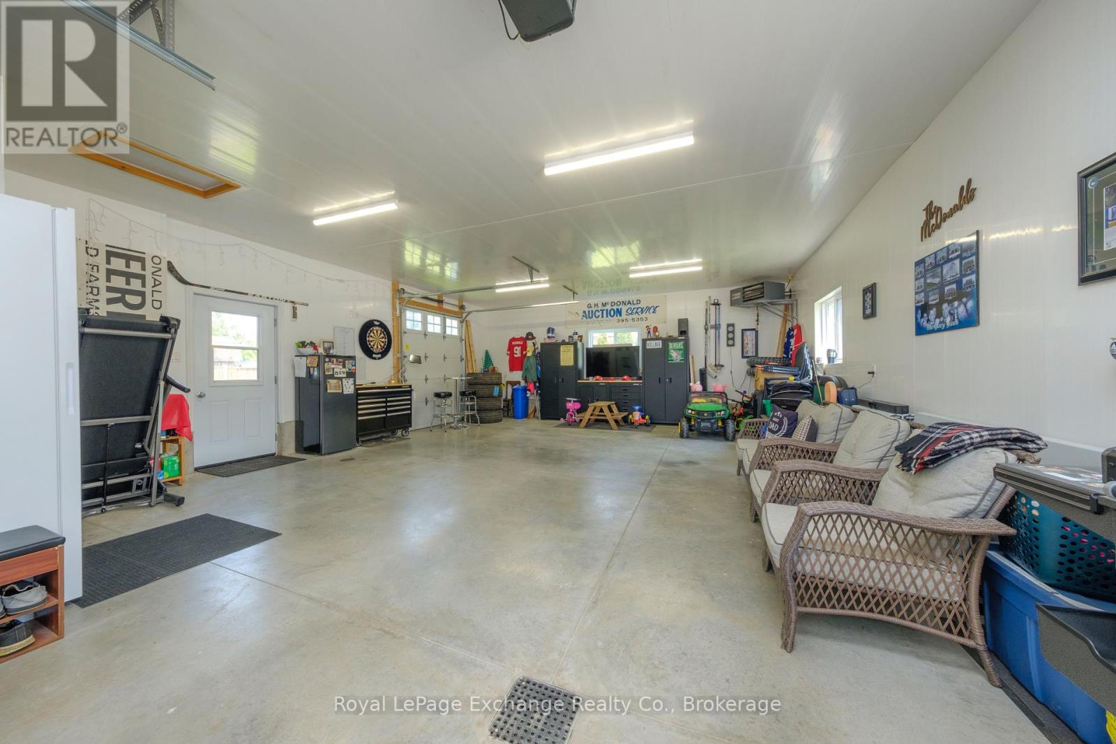 71 Queen Street, Huron-Kinloss, Ontario  N0G 2R0 - Photo 14 - X12218343