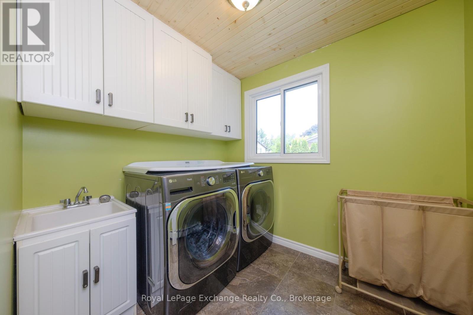 71 Queen Street, Huron-Kinloss, Ontario  N0G 2R0 - Photo 17 - X12218343