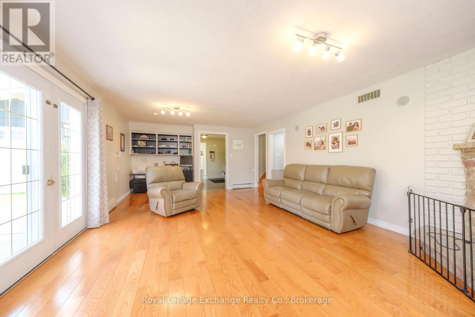 71 Queen Street, Huron-Kinloss, Ontario  N0G 2R0 - Photo 19 - X12218343