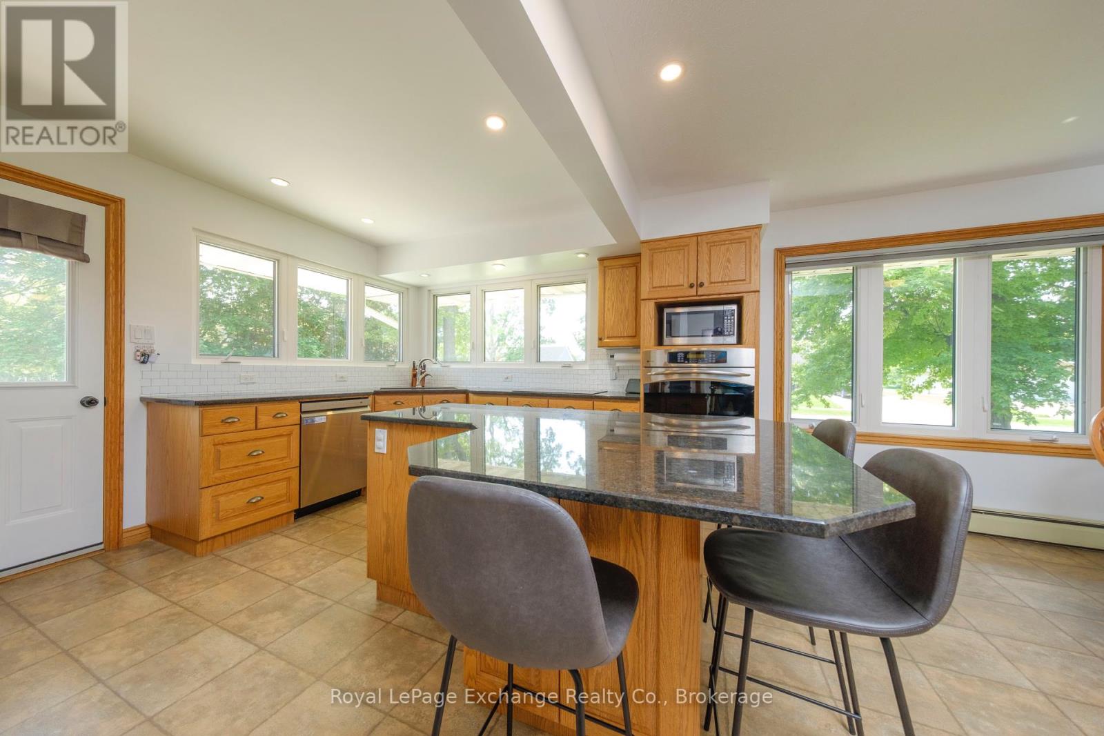 71 Queen Street, Huron-Kinloss, Ontario  N0G 2R0 - Photo 24 - X12218343
