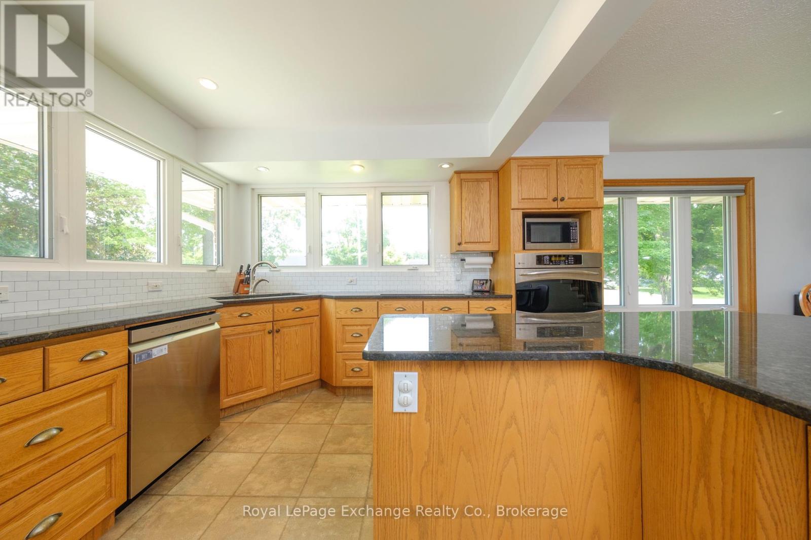 71 Queen Street, Huron-Kinloss, Ontario  N0G 2R0 - Photo 26 - X12218343