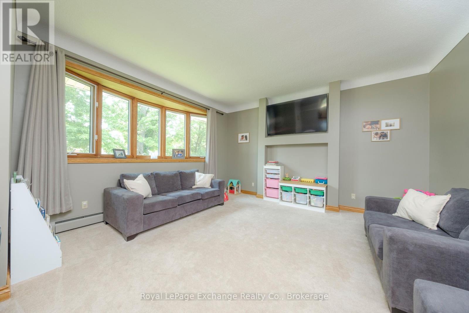 71 Queen Street, Huron-Kinloss, Ontario  N0G 2R0 - Photo 28 - X12218343