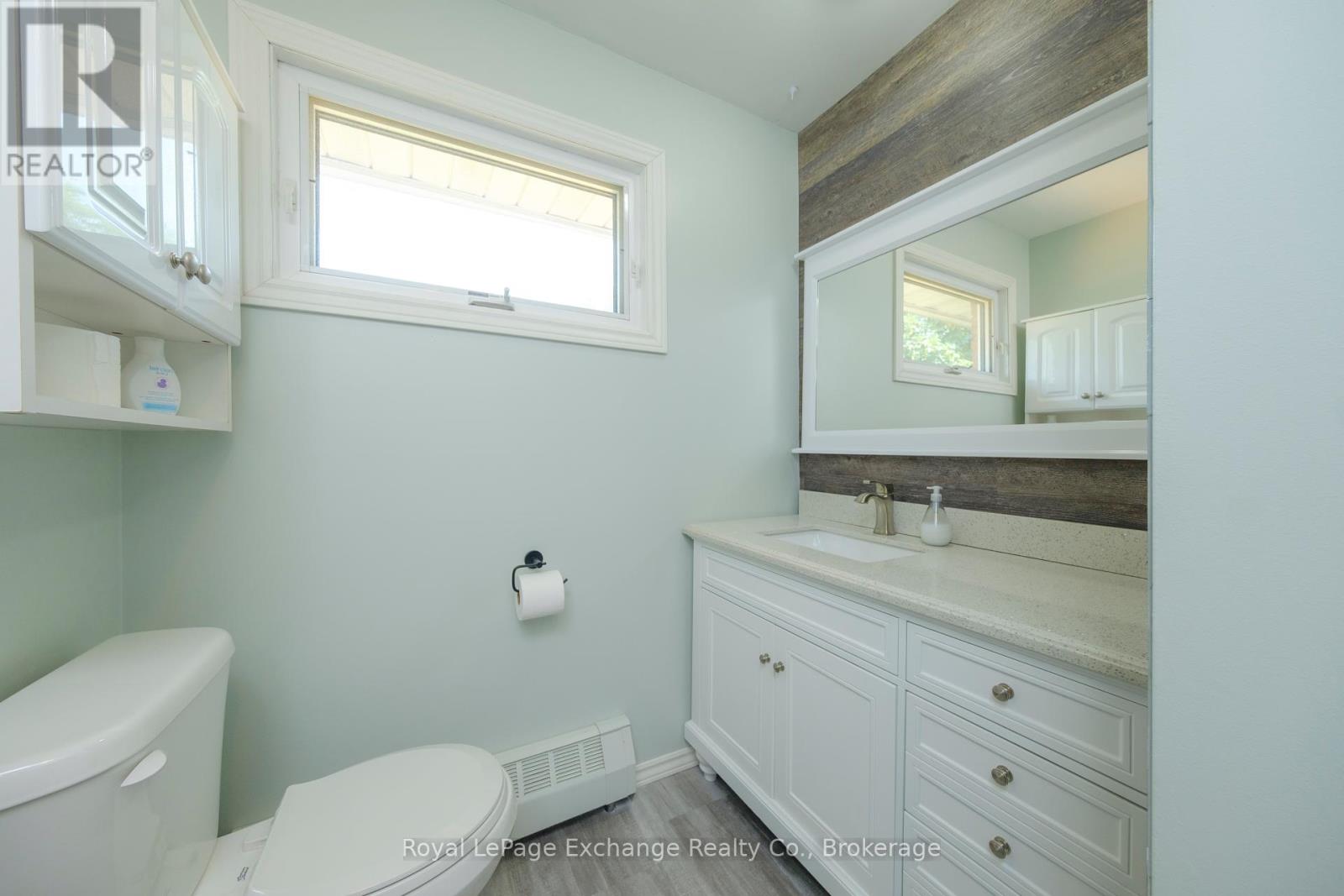 71 Queen Street, Huron-Kinloss, Ontario  N0G 2R0 - Photo 36 - X12218343