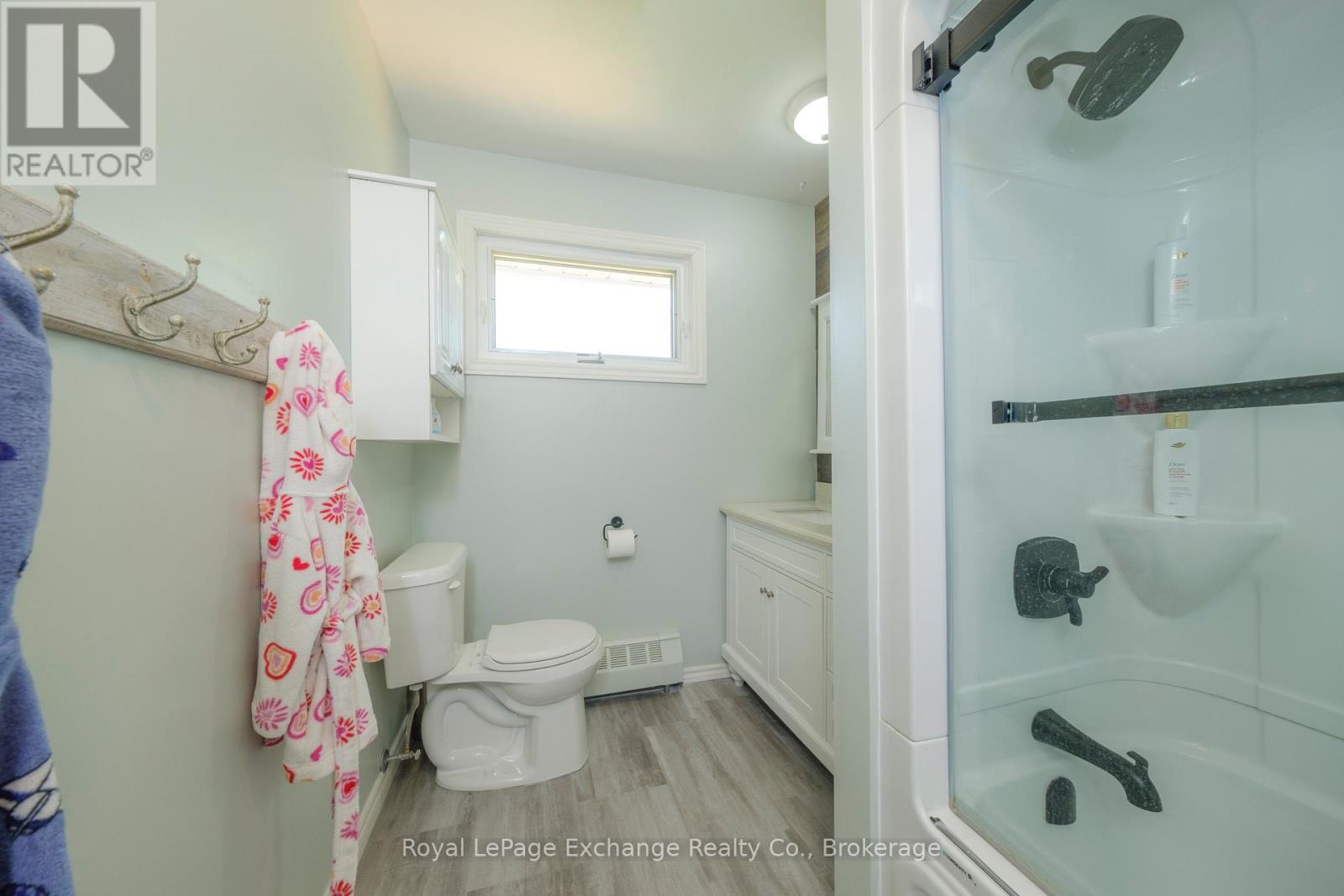 71 Queen Street, Huron-Kinloss, Ontario  N0G 2R0 - Photo 37 - X12218343