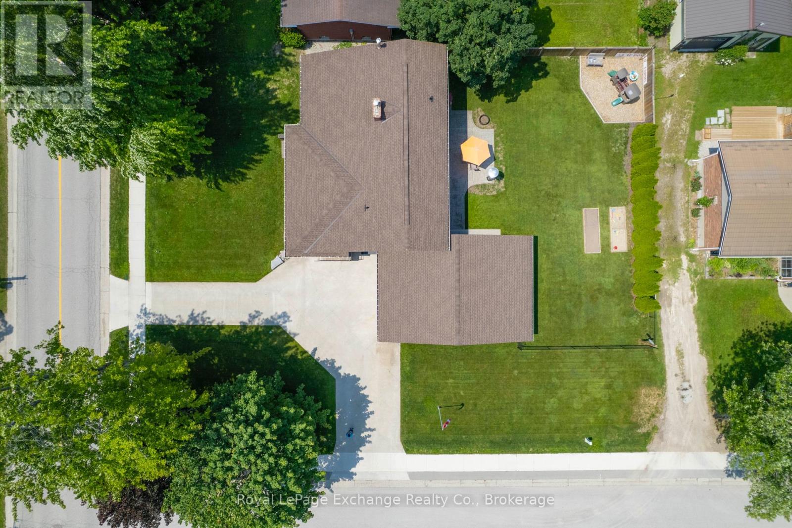 71 Queen Street, Huron-Kinloss, Ontario  N0G 2R0 - Photo 5 - X12218343