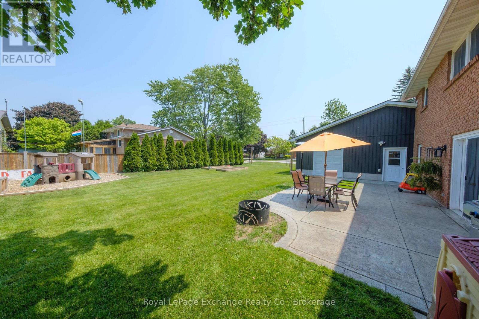 71 Queen Street, Huron-Kinloss, Ontario  N0G 2R0 - Photo 9 - X12218343