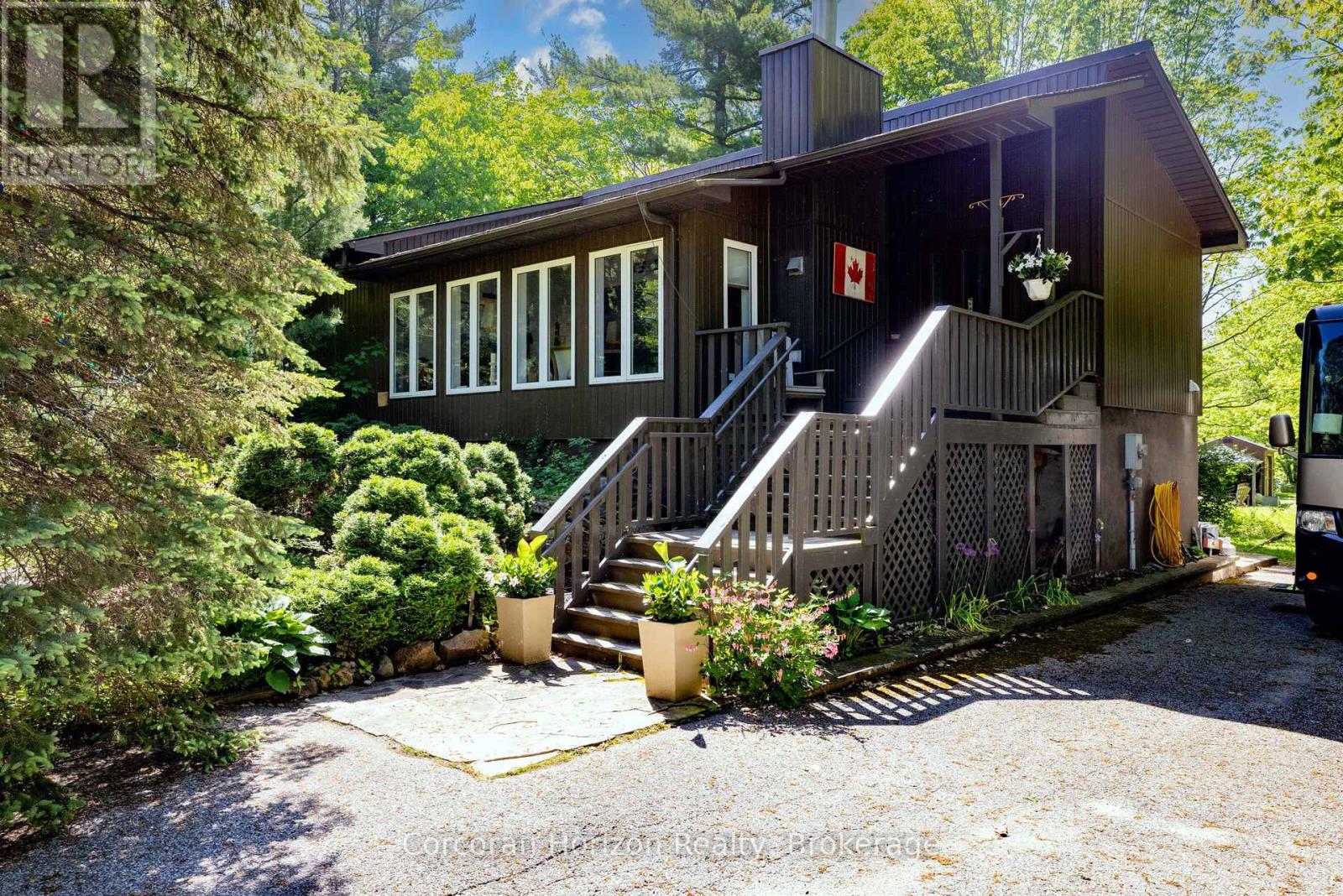2517 Honey Harbour Road, Georgian Bay, Ontario  L0K 1S0 - Photo 2 - X12218470