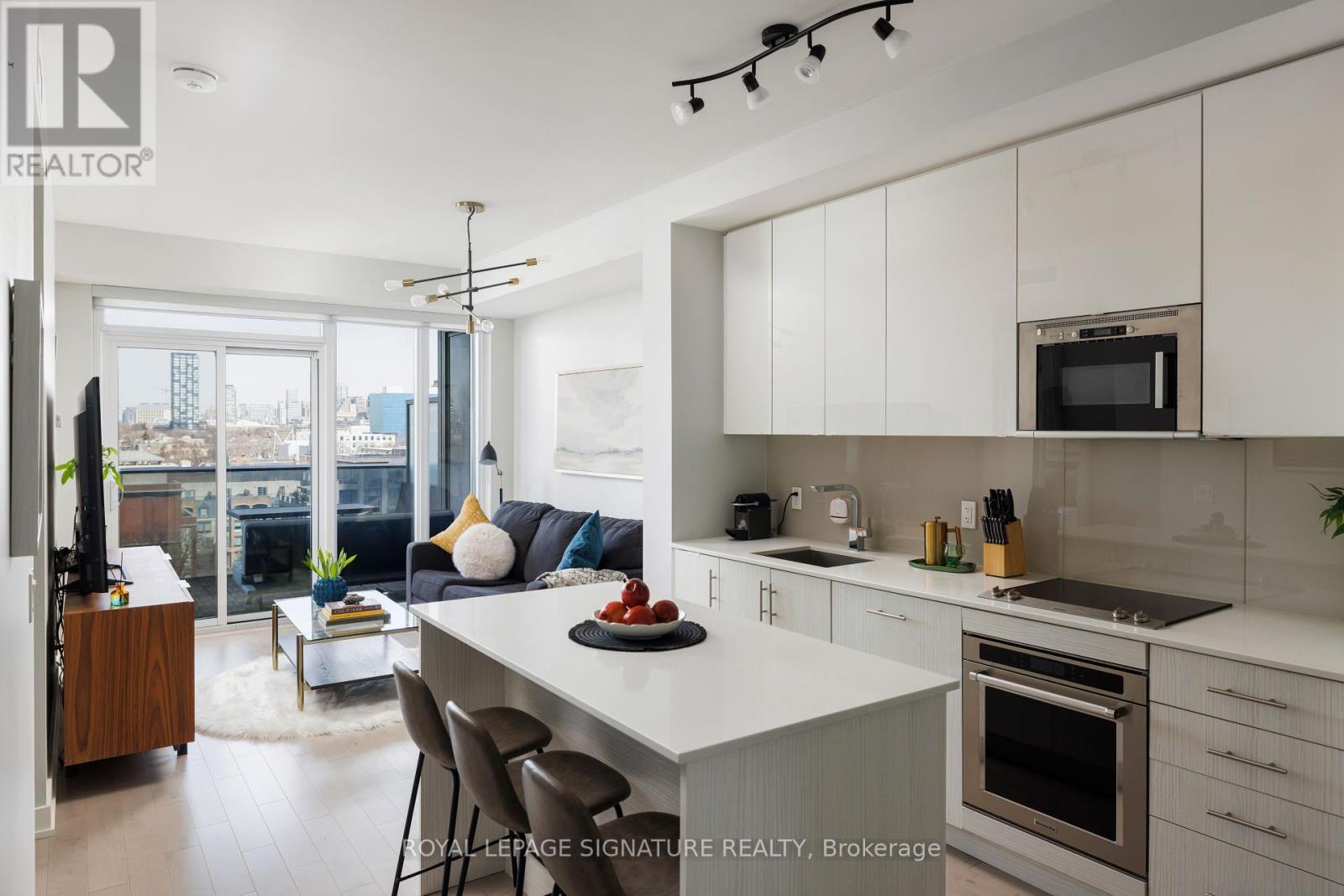 1006 - 330 RICHMOND STREET W, Toronto, Ontario