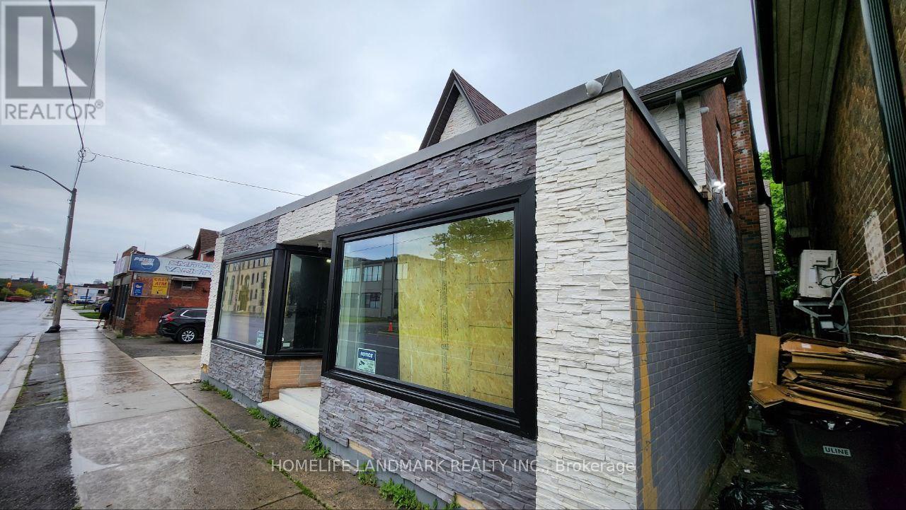 C1 - 325 Simcoe Street S, Oshawa, Ontario  L1H 4H9 - Photo 2 - E12218325