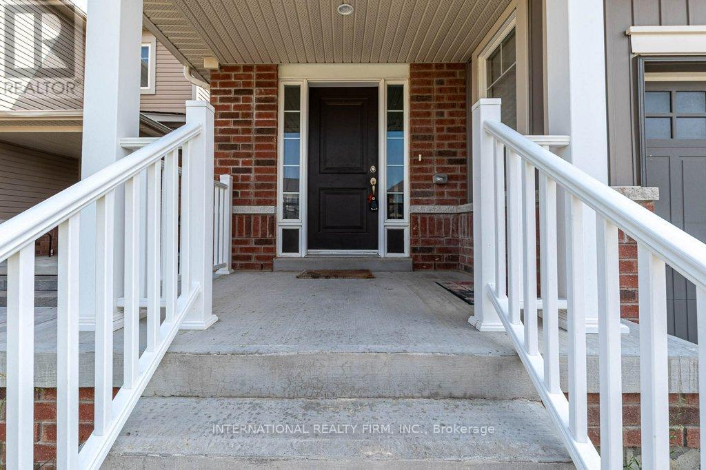 135 Knight Street, New Tecumseth, Ontario  L9R 0R5 - Photo 4 - N12216482