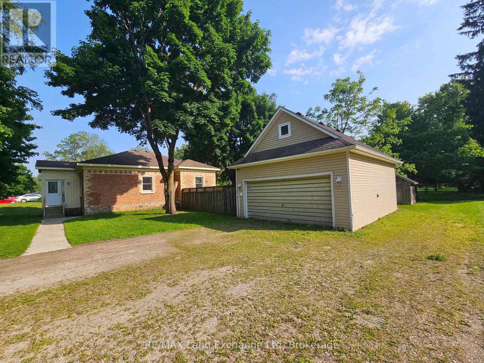 1061 Howick Street, Howick, Ontario  N0G 2X0 - Photo 12 - X12214861
