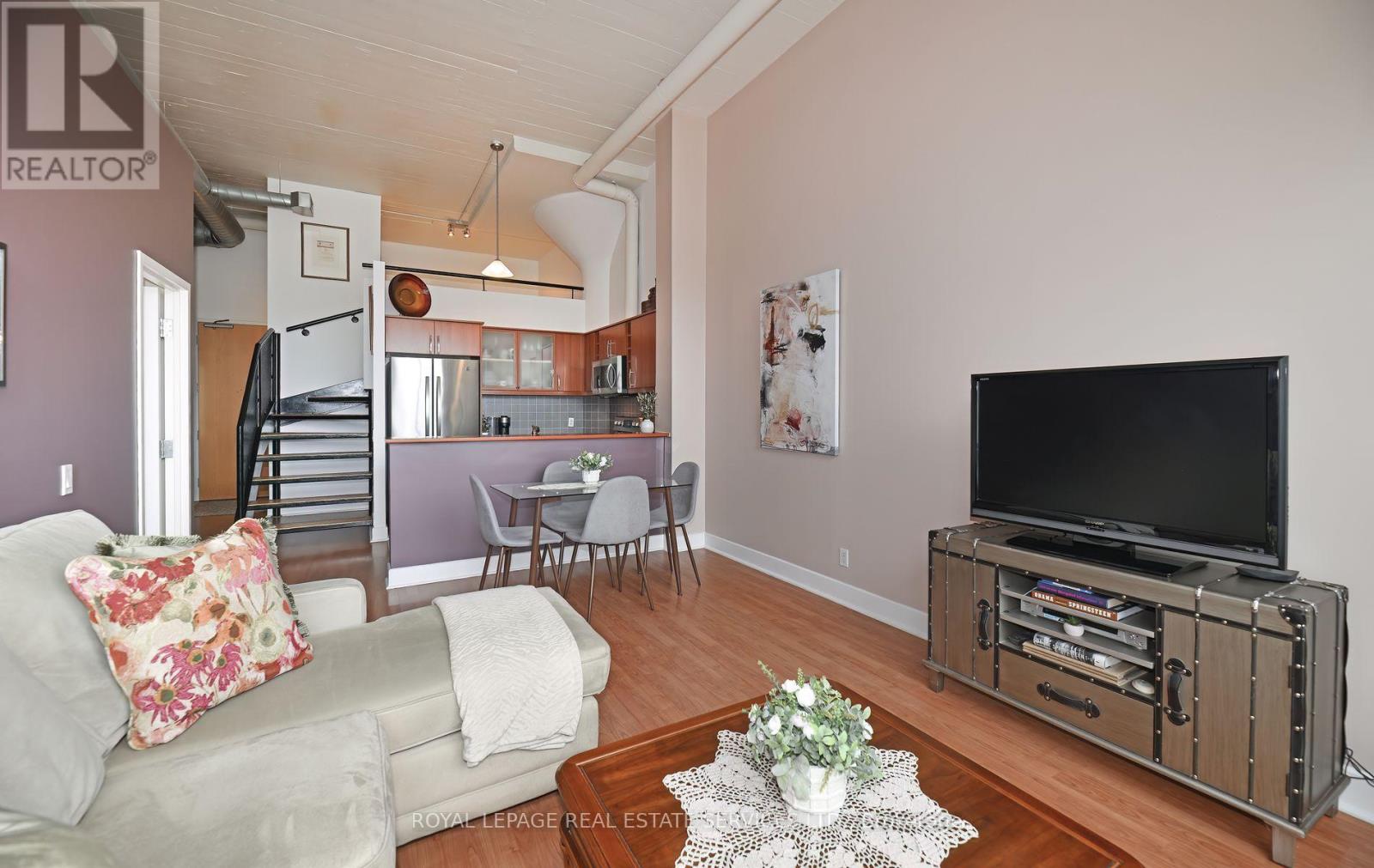 205 - 1001 Roselawn Avenue, Toronto (Briar Hill-Belgravia), Ontario  M6B 4M4 - Photo 13 - W12187547