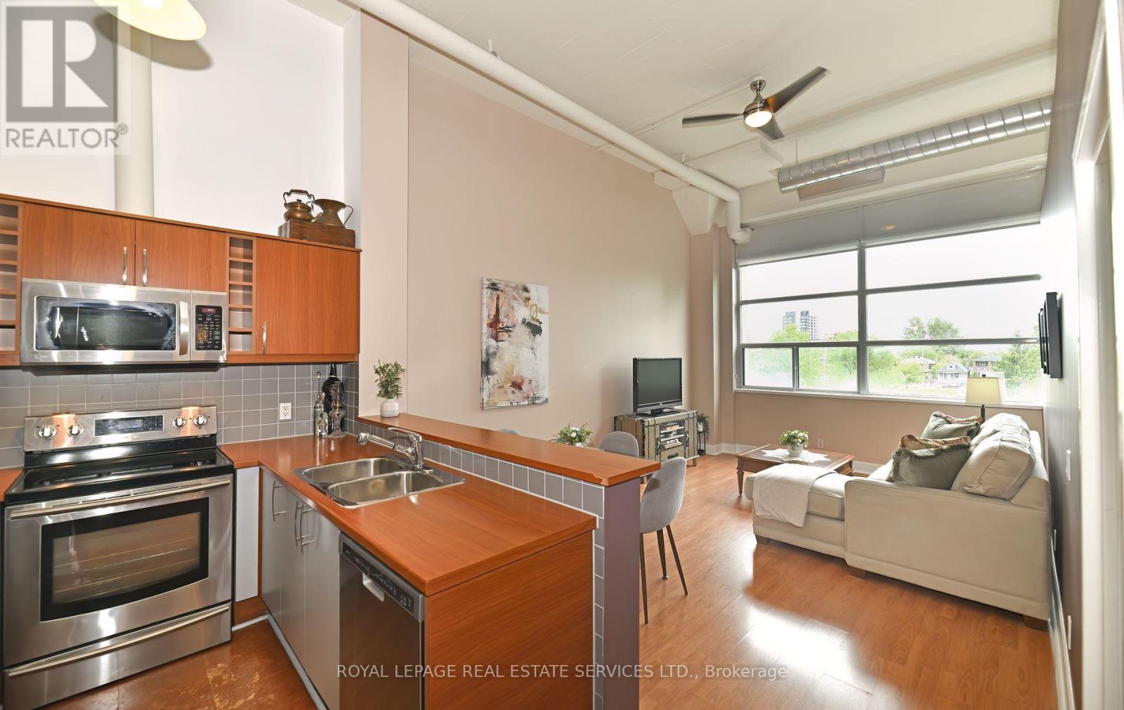 205 - 1001 Roselawn Avenue, Toronto (Briar Hill-Belgravia), Ontario  M6B 4M4 - Photo 17 - W12187547