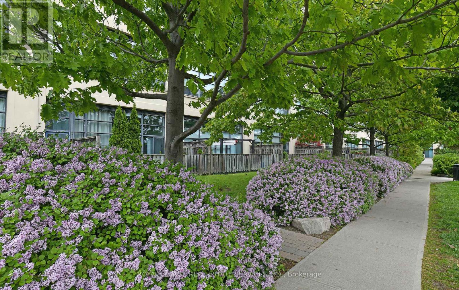 205 - 1001 Roselawn Avenue, Toronto (Briar Hill-Belgravia), Ontario  M6B 4M4 - Photo 38 - W12187547
