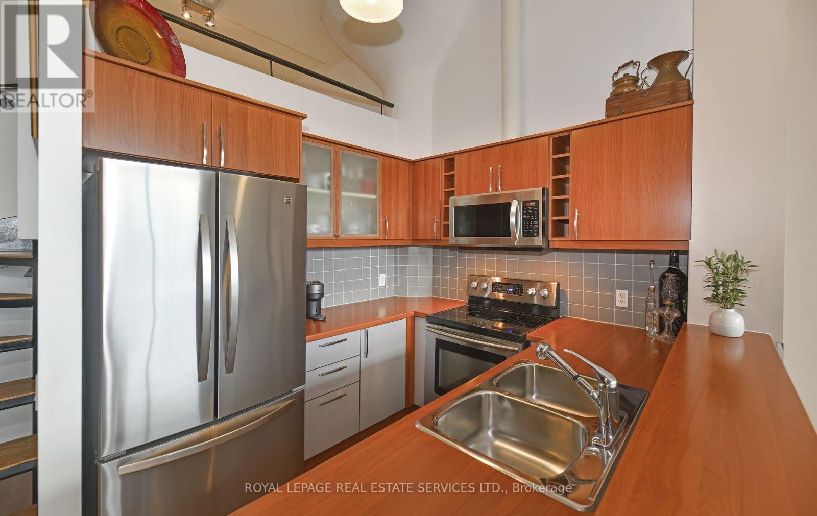 205 - 1001 Roselawn Avenue, Toronto (Briar Hill-Belgravia), Ontario  M6B 4M4 - Photo 16 - W12187547