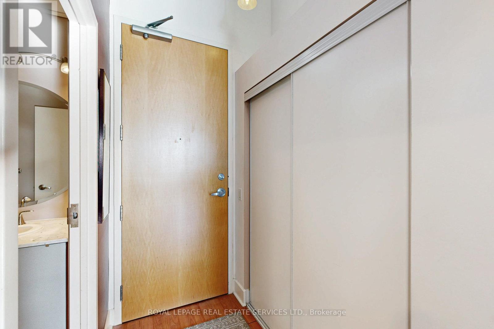 205 - 1001 Roselawn Avenue, Toronto (Briar Hill-Belgravia), Ontario  M6B 4M4 - Photo 8 - W12187547