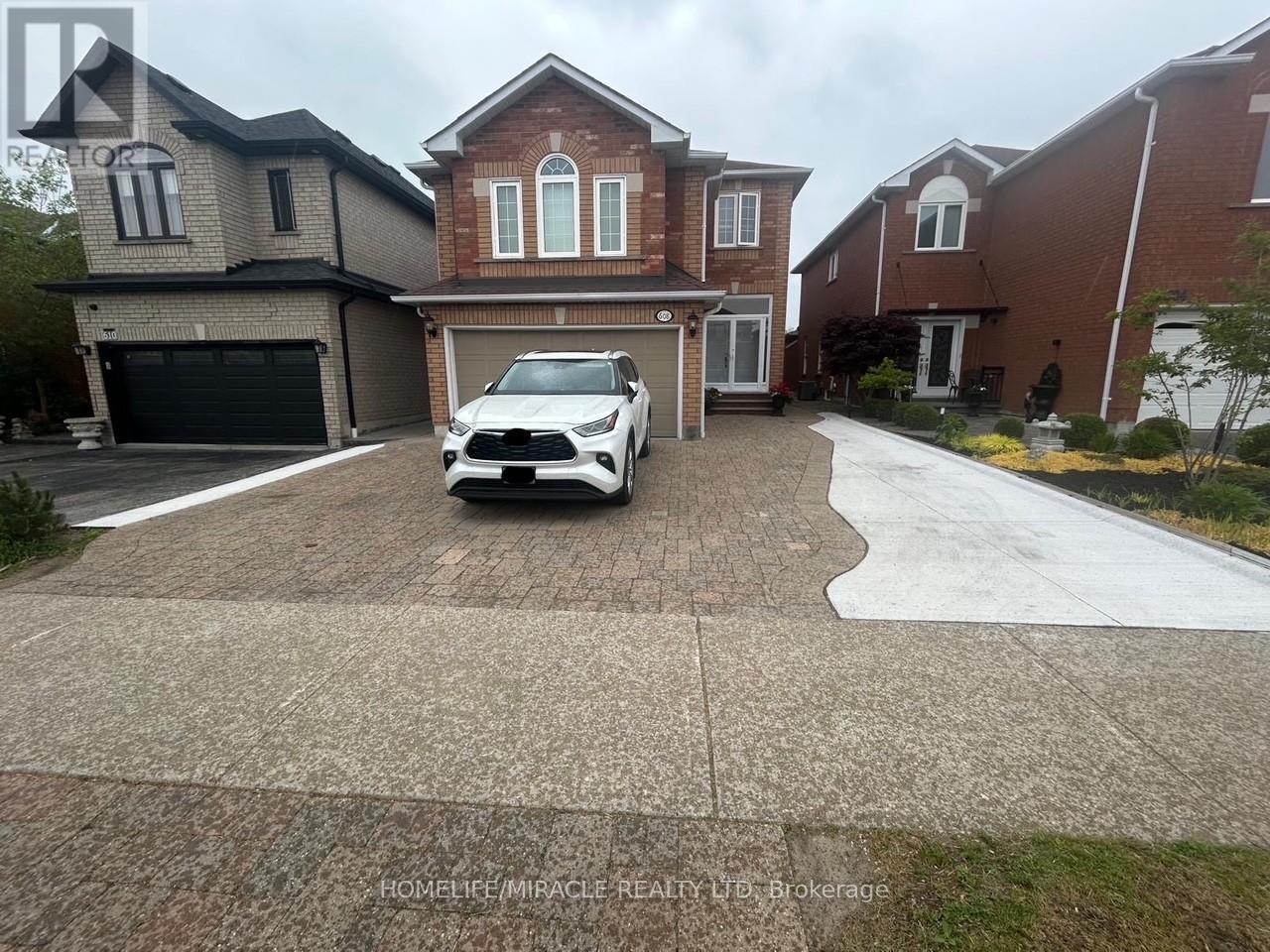 608 Driftcurrent Drive, Mississauga, Ontario  L4Z 4A4 - Photo 2 - W12216759