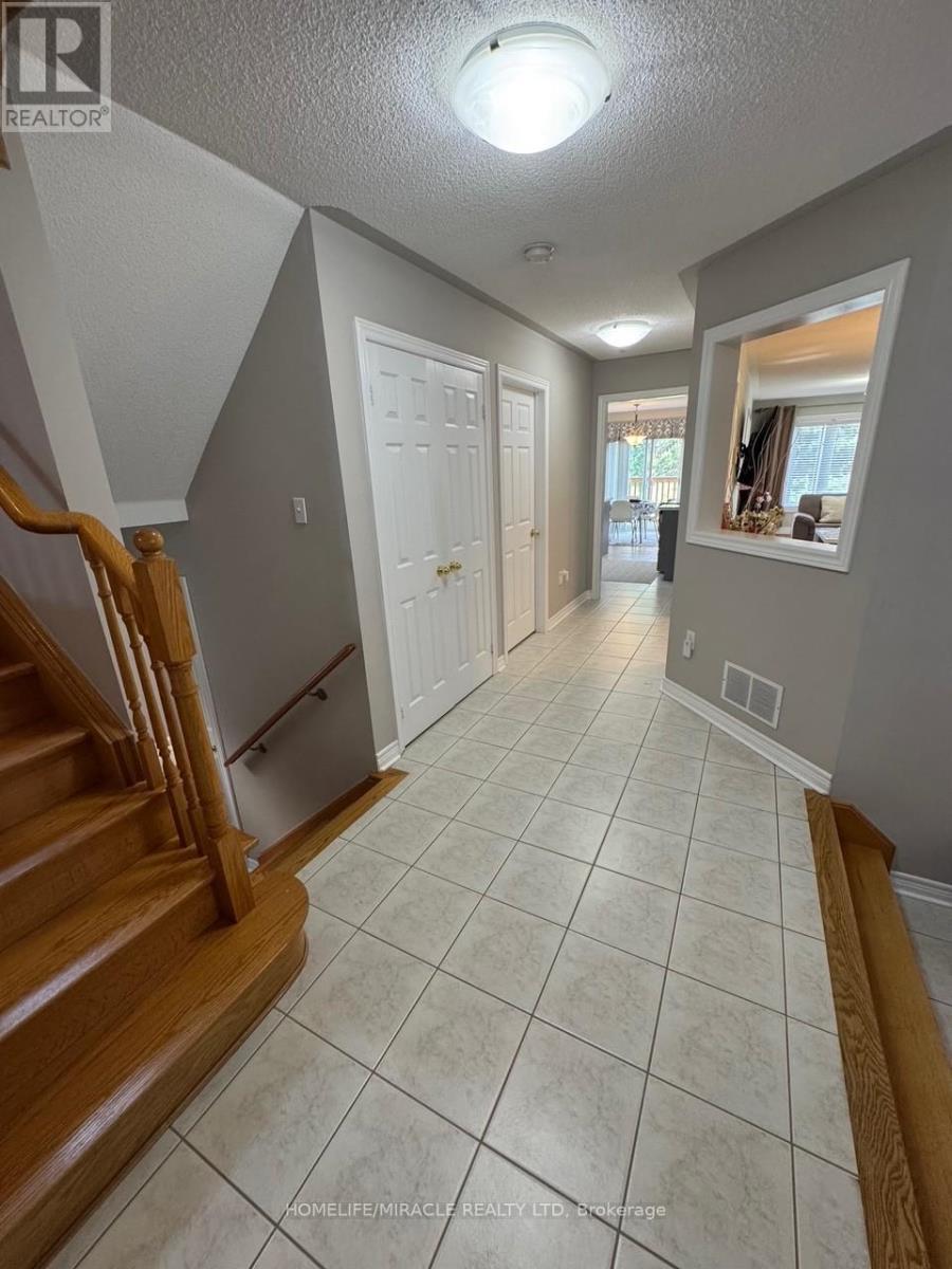 608 Driftcurrent Drive, Mississauga, Ontario  L4Z 4A4 - Photo 5 - W12216759