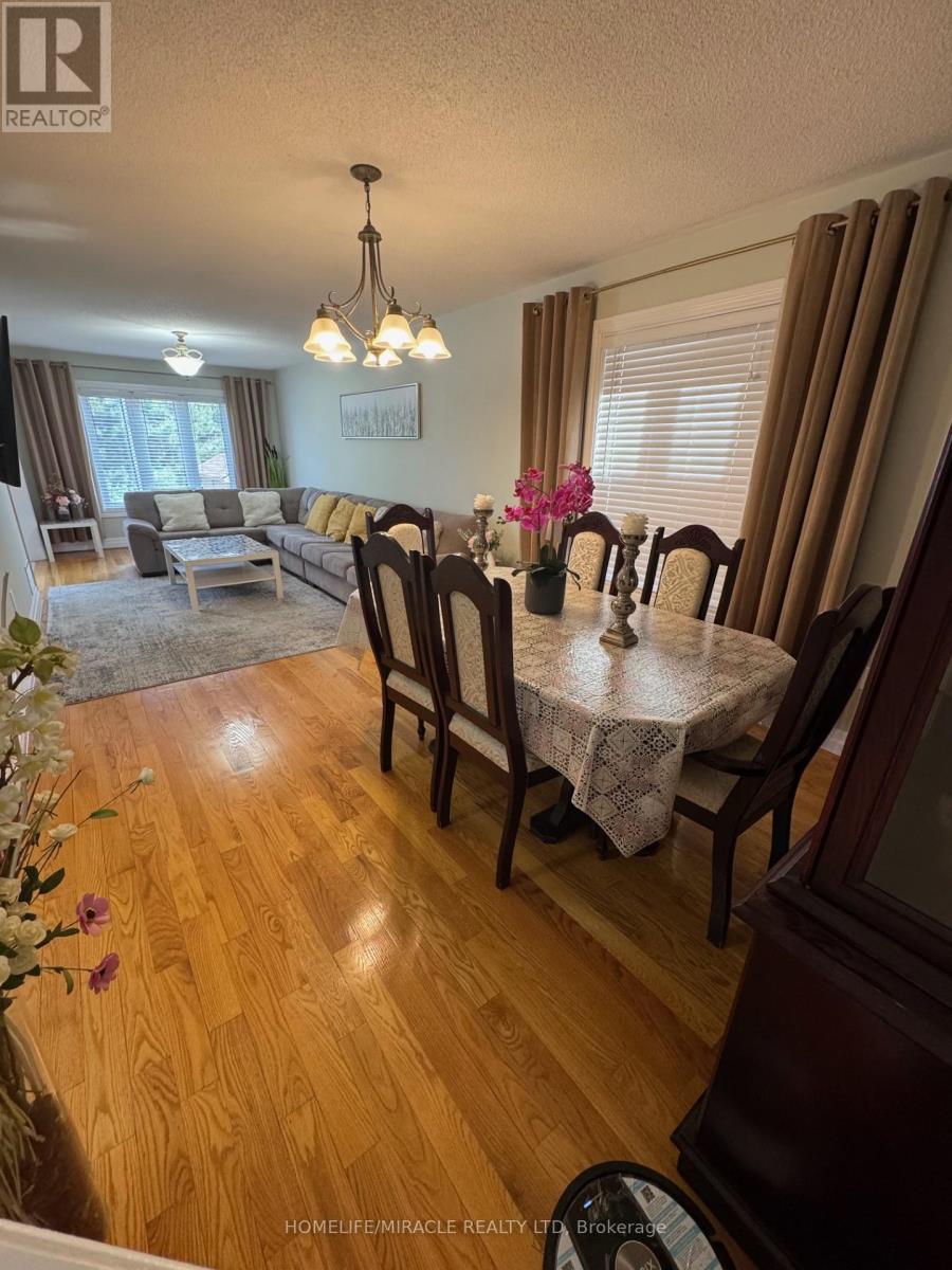 608 Driftcurrent Drive, Mississauga, Ontario  L4Z 4A4 - Photo 6 - W12216759