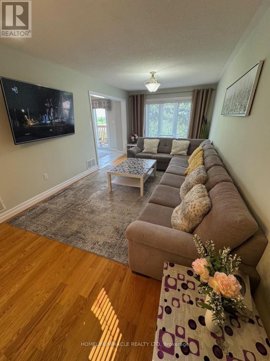 608 Driftcurrent Drive, Mississauga, Ontario  L4Z 4A4 - Photo 7 - W12216759