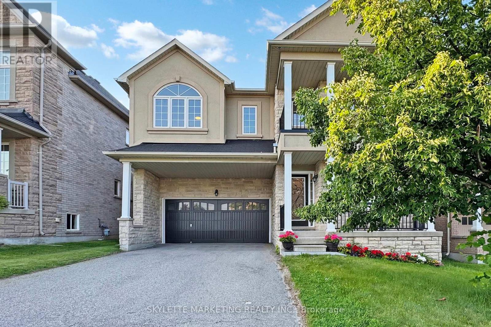 237 WOODSPRING AVENUE, Newmarket, Ontario