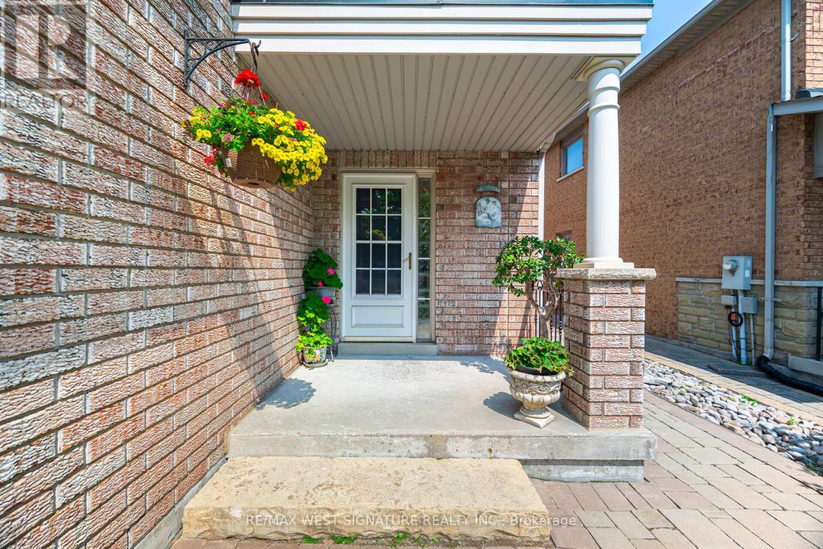 105 Echo Ridge, Vaughan (Sonoma Heights), Ontario  L4H 2K1 - Photo 3 - N12218419