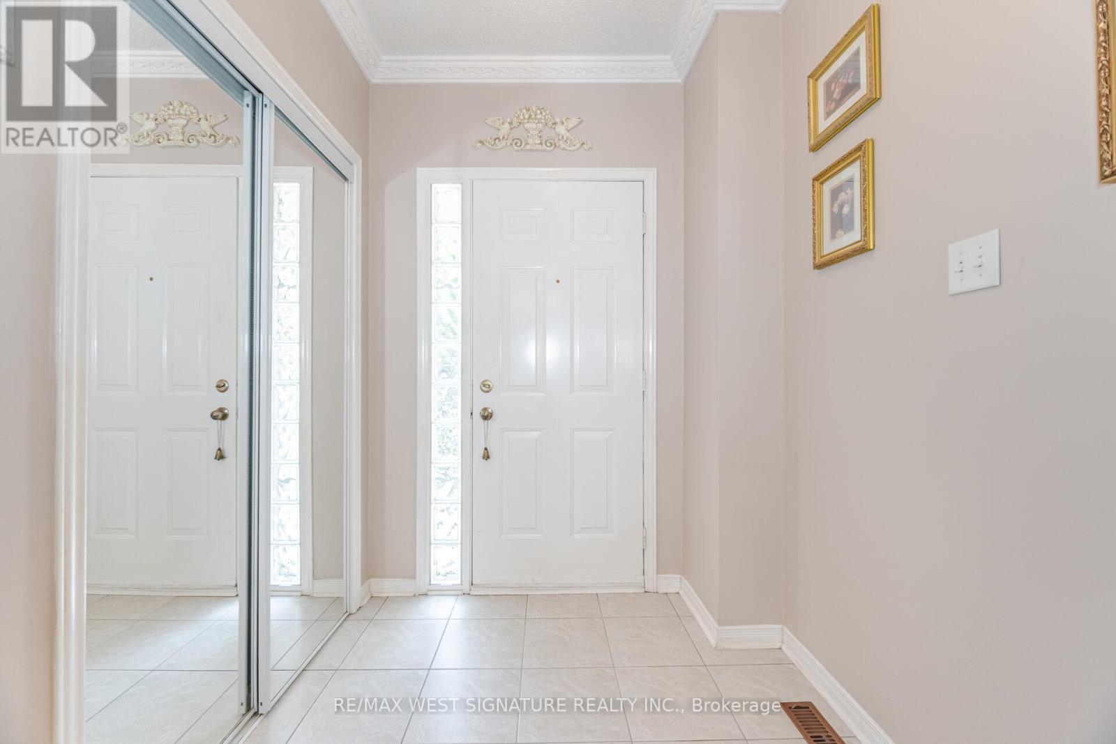 105 Echo Ridge, Vaughan (Sonoma Heights), Ontario  L4H 2K1 - Photo 4 - N12218419