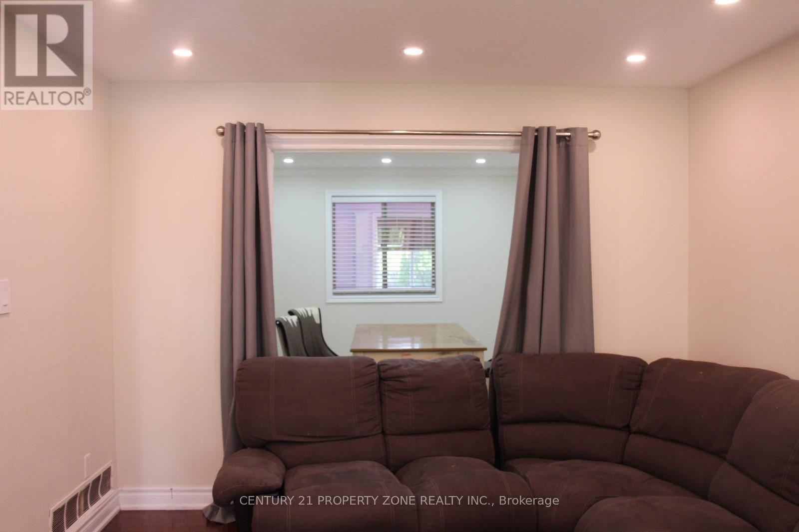 163 Stone Church Road E, Hamilton, Ontario  L9B 1A8 - Photo 5 - X12216691
