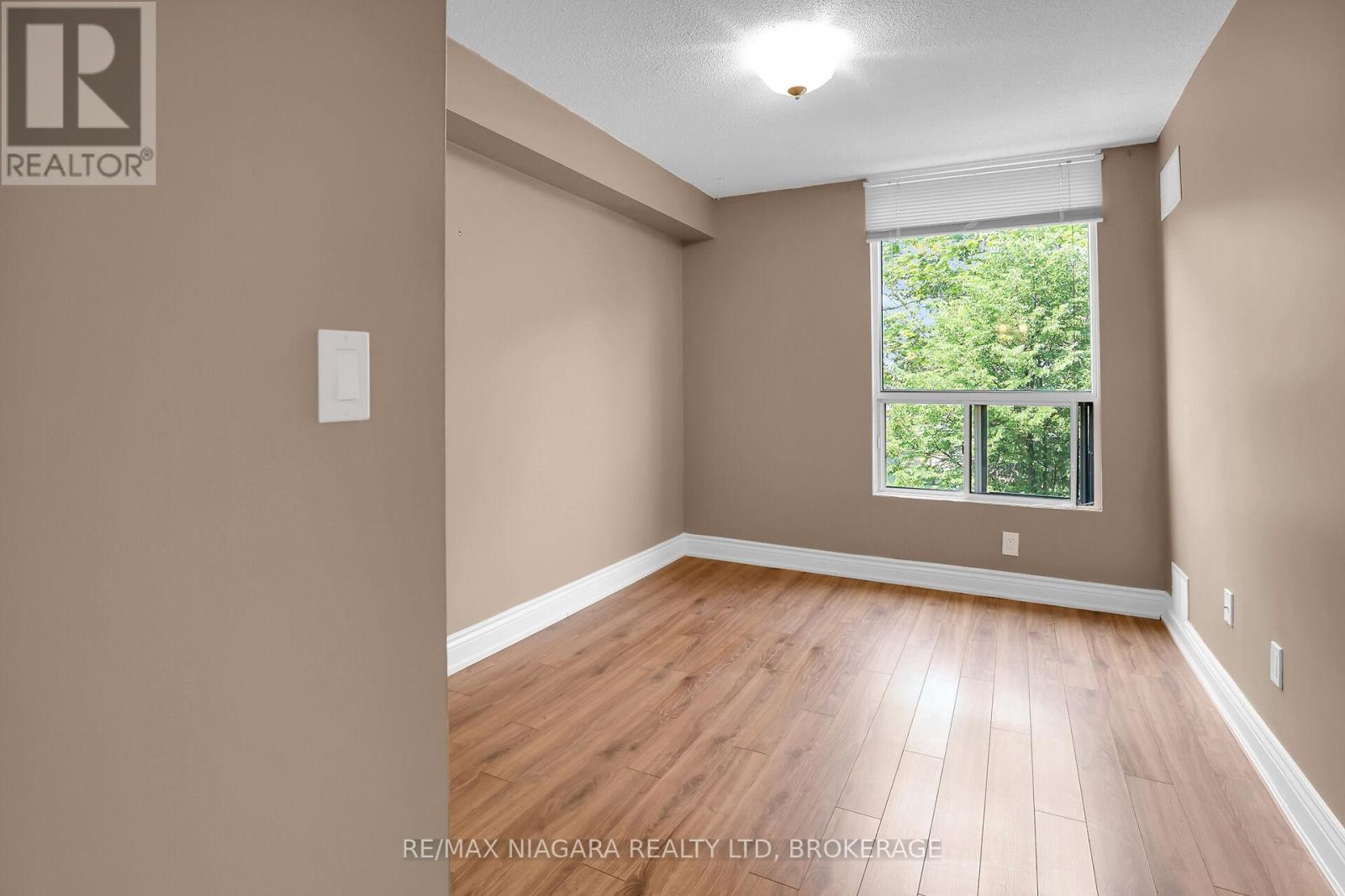 304 - 81 Scott Street, St. Catharines (Lakeport), Ontario  L2N 7L5 - Photo 16 - X12218514