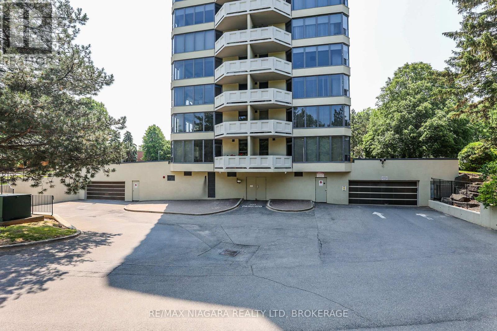 304 - 81 Scott Street, St. Catharines (Lakeport), Ontario  L2N 7L5 - Photo 37 - X12218514
