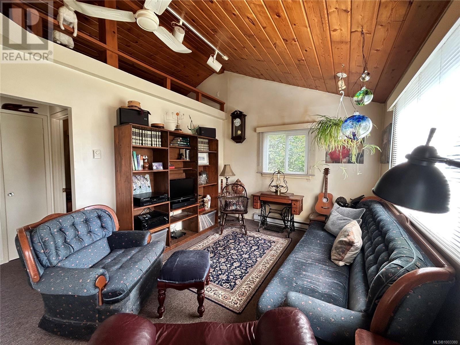 Property at 4760 Headquarters Rd image 5
