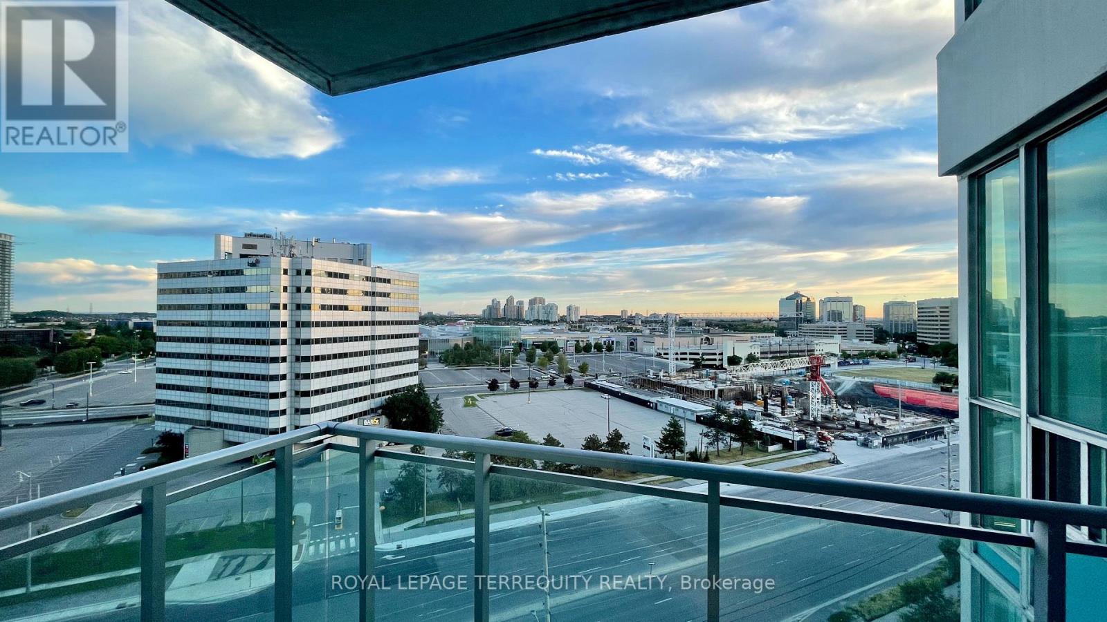 1003 - 220 BURNHAMTHORPE ROAD W, Mississauga, Ontario