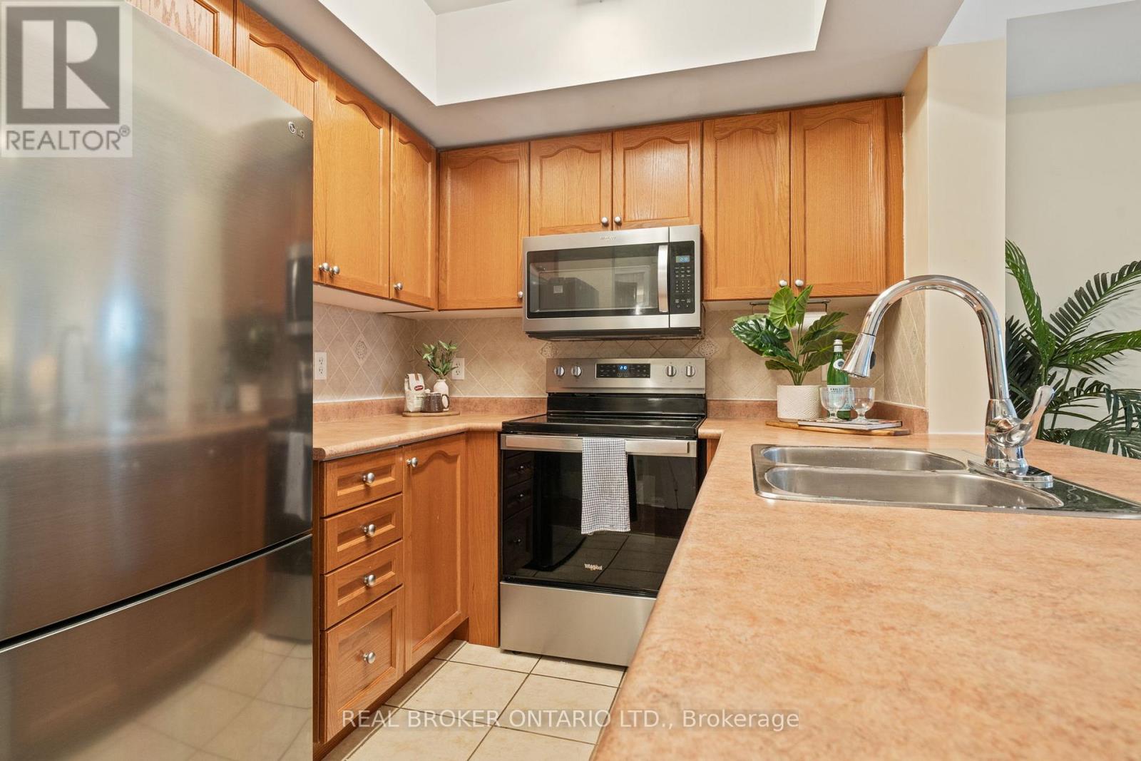 2066 - 3047 Finch Avenue W, Toronto (Humbermede), Ontario  M9M 0A5 - Photo 14 - W12218252