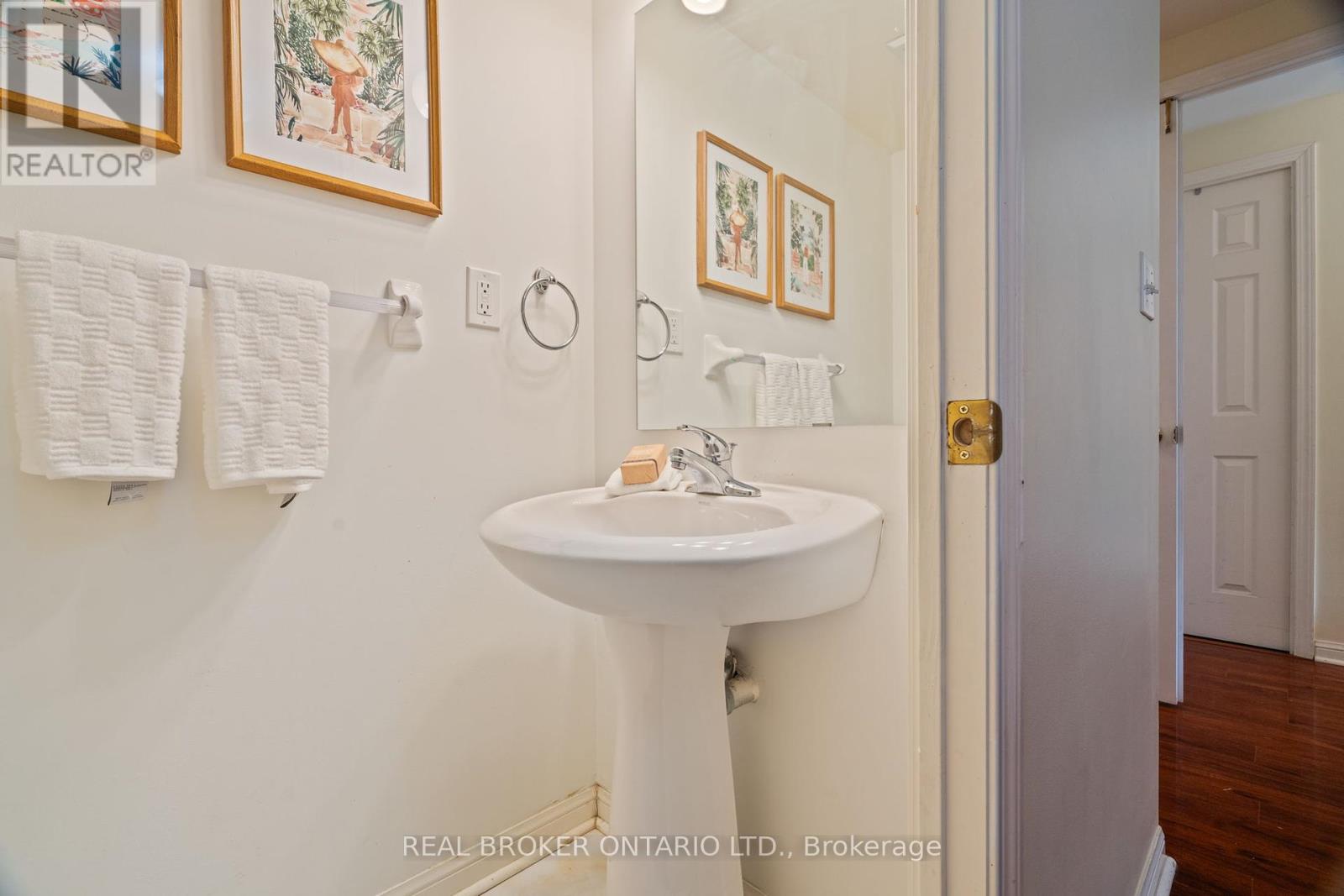 2066 - 3047 Finch Avenue W, Toronto (Humbermede), Ontario  M9M 0A5 - Photo 17 - W12218252