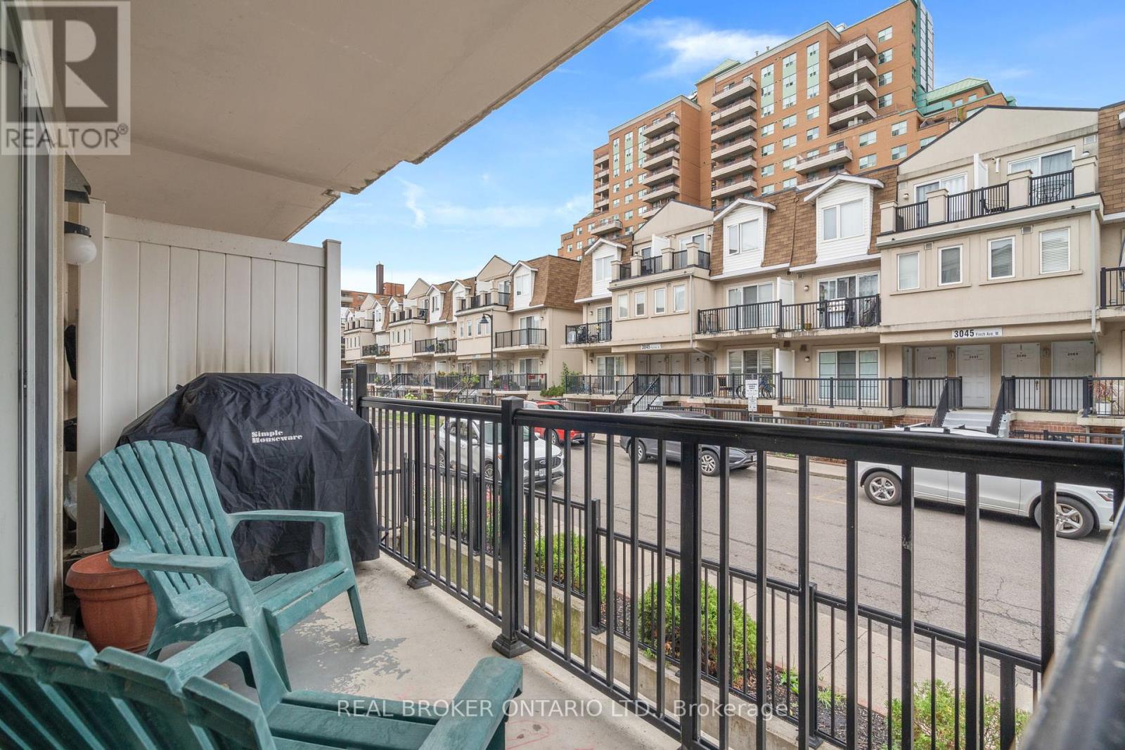 2066 - 3047 Finch Avenue W, Toronto (Humbermede), Ontario  M9M 0A5 - Photo 4 - W12218252