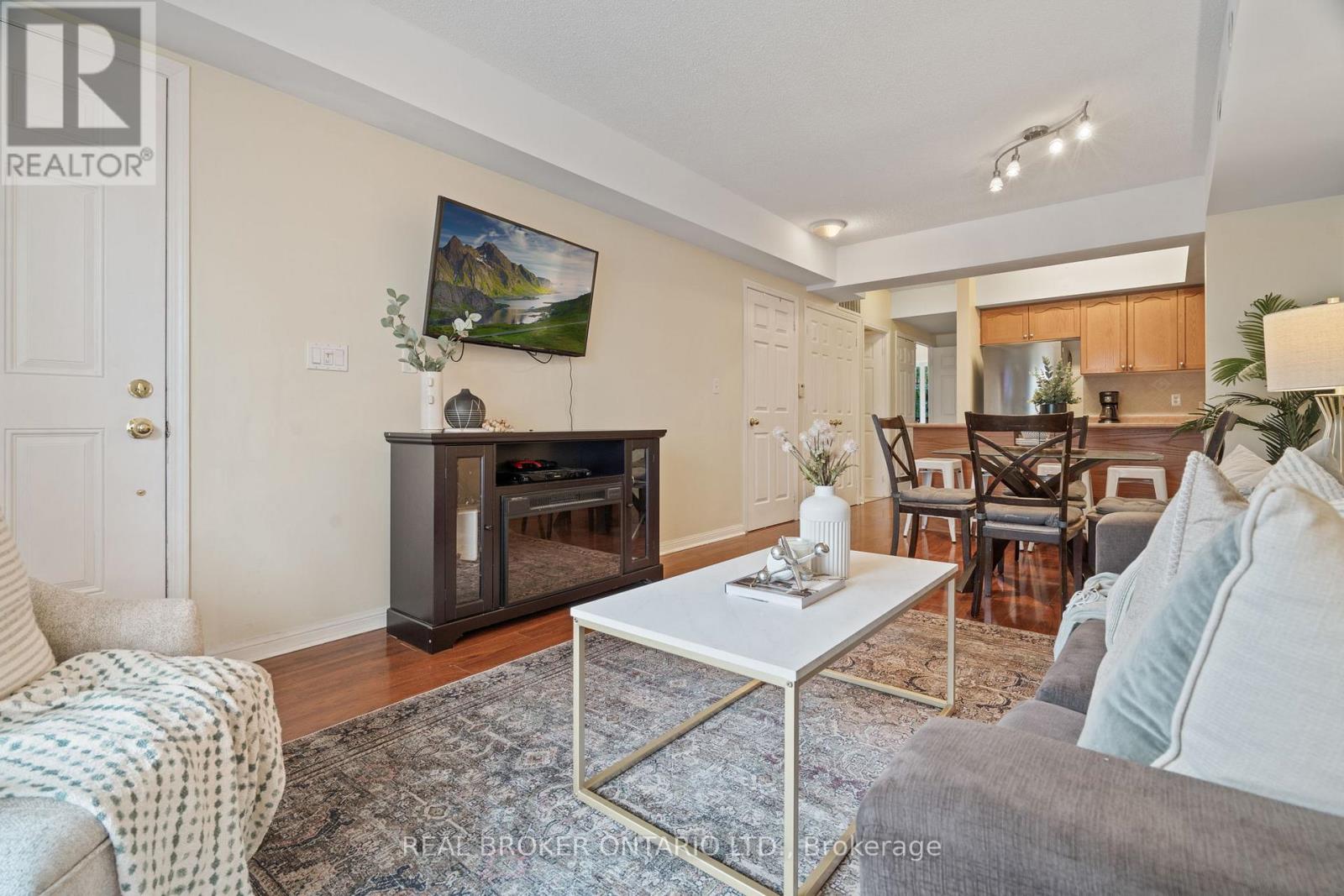 2066 - 3047 Finch Avenue W, Toronto (Humbermede), Ontario  M9M 0A5 - Photo 6 - W12218252