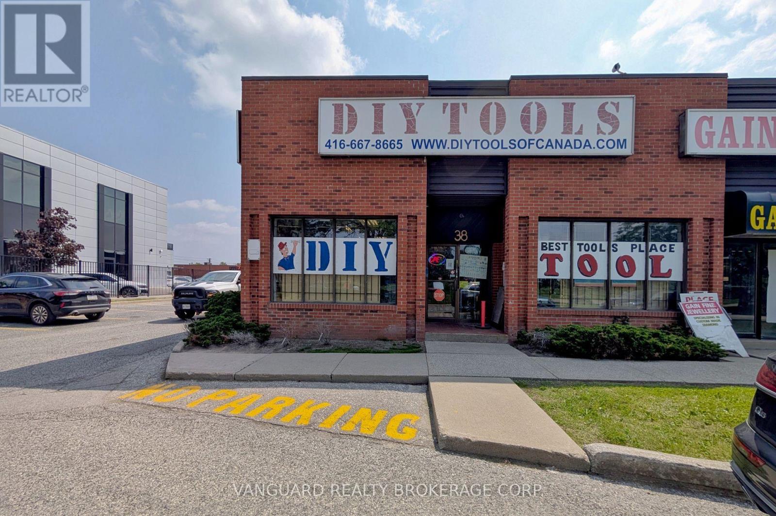 38 - 2901 Steeles Avenue, Toronto, Ontario  M3J 3A5 - Photo 4 - W12218313