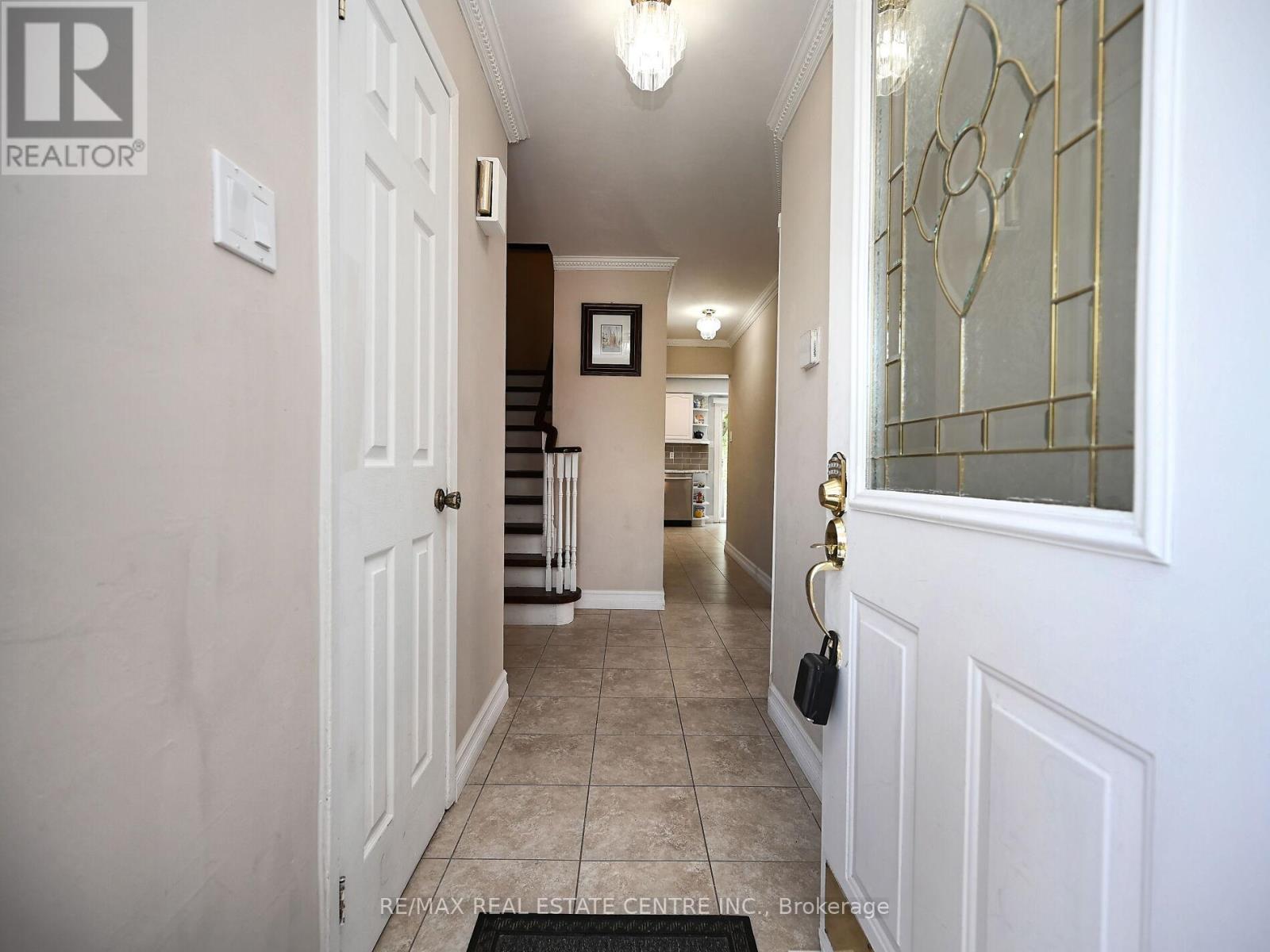 Property at 8 STEPHENSEN COURT image 5