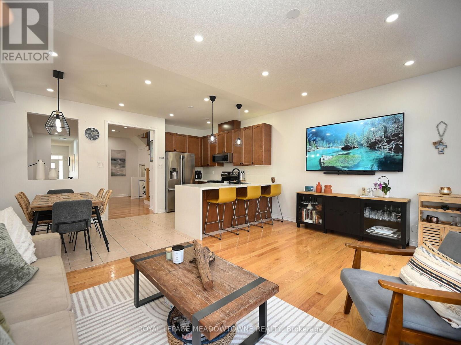 906 Oasis Drive, Mississauga, Ontario  L5V 0C7 - Photo 14 - W12218334