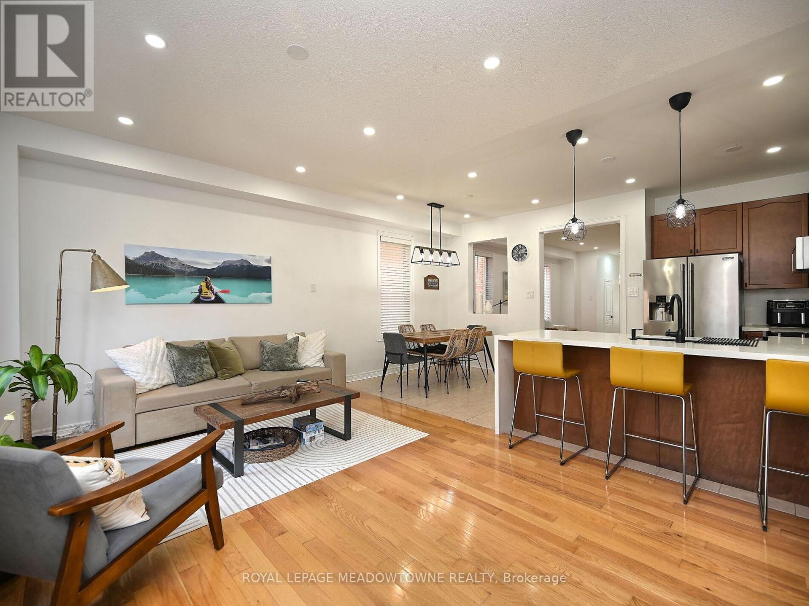 906 Oasis Drive, Mississauga, Ontario  L5V 0C7 - Photo 15 - W12218334