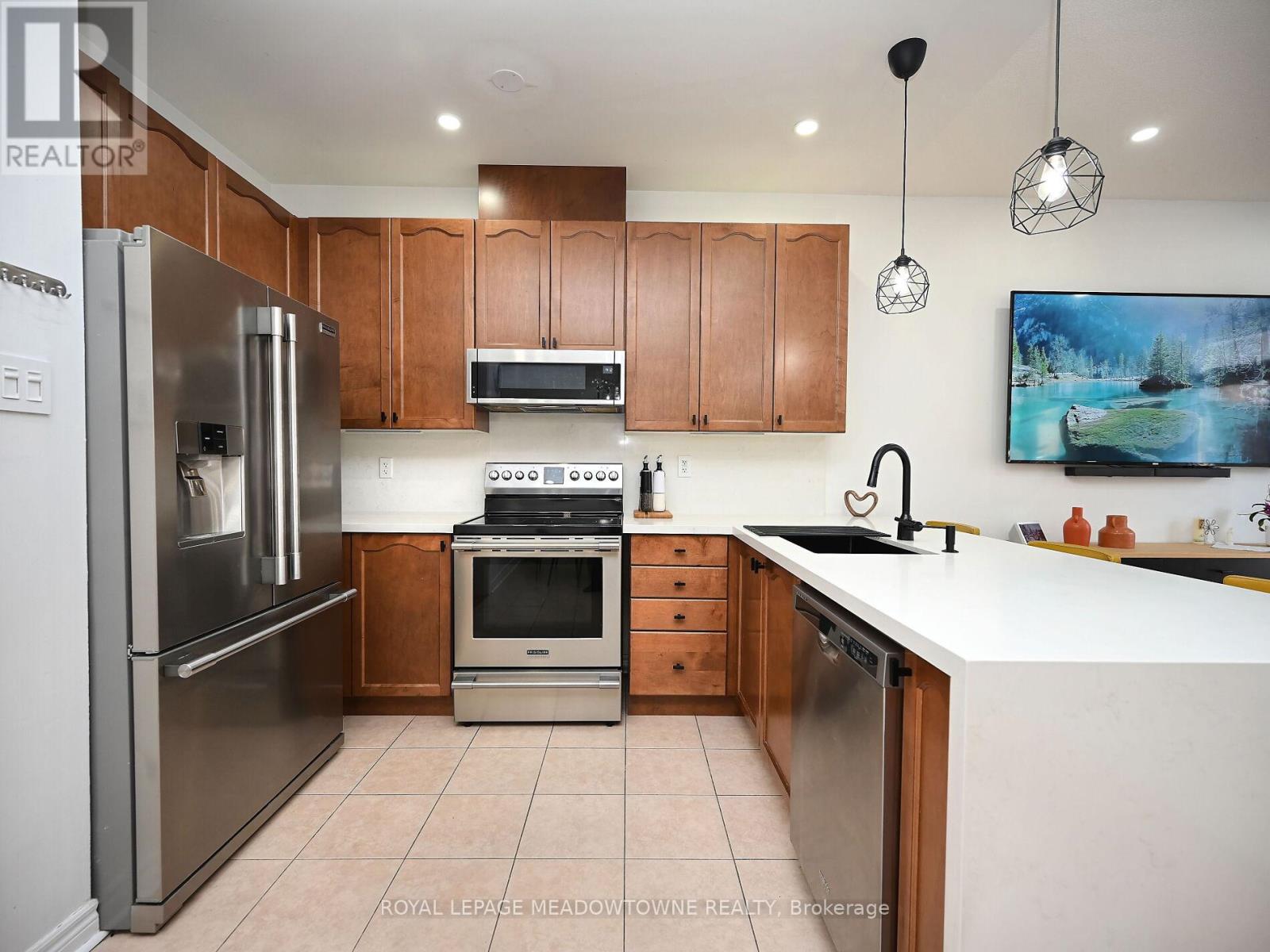 906 Oasis Drive, Mississauga, Ontario  L5V 0C7 - Photo 20 - W12218334