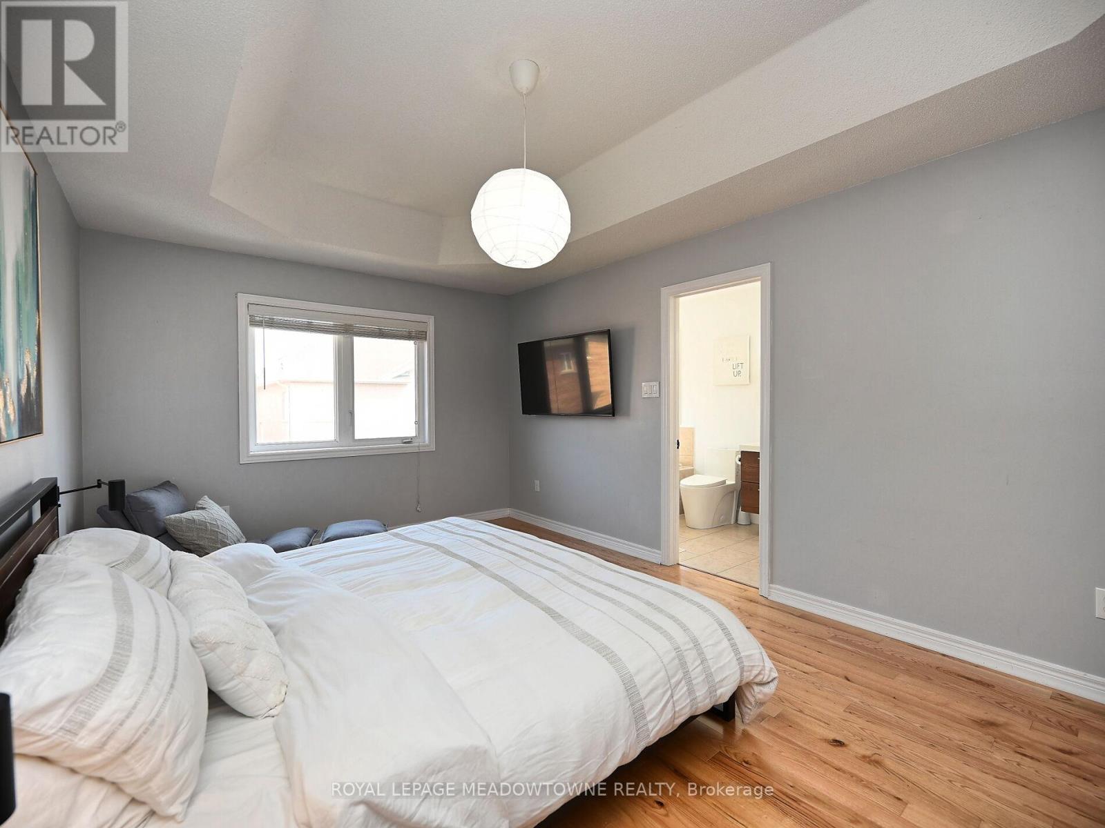 906 Oasis Drive, Mississauga, Ontario  L5V 0C7 - Photo 27 - W12218334