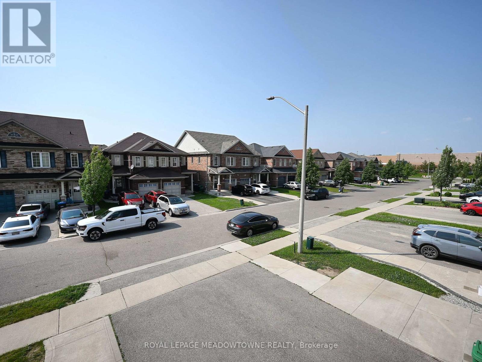 906 Oasis Drive, Mississauga, Ontario  L5V 0C7 - Photo 37 - W12218334