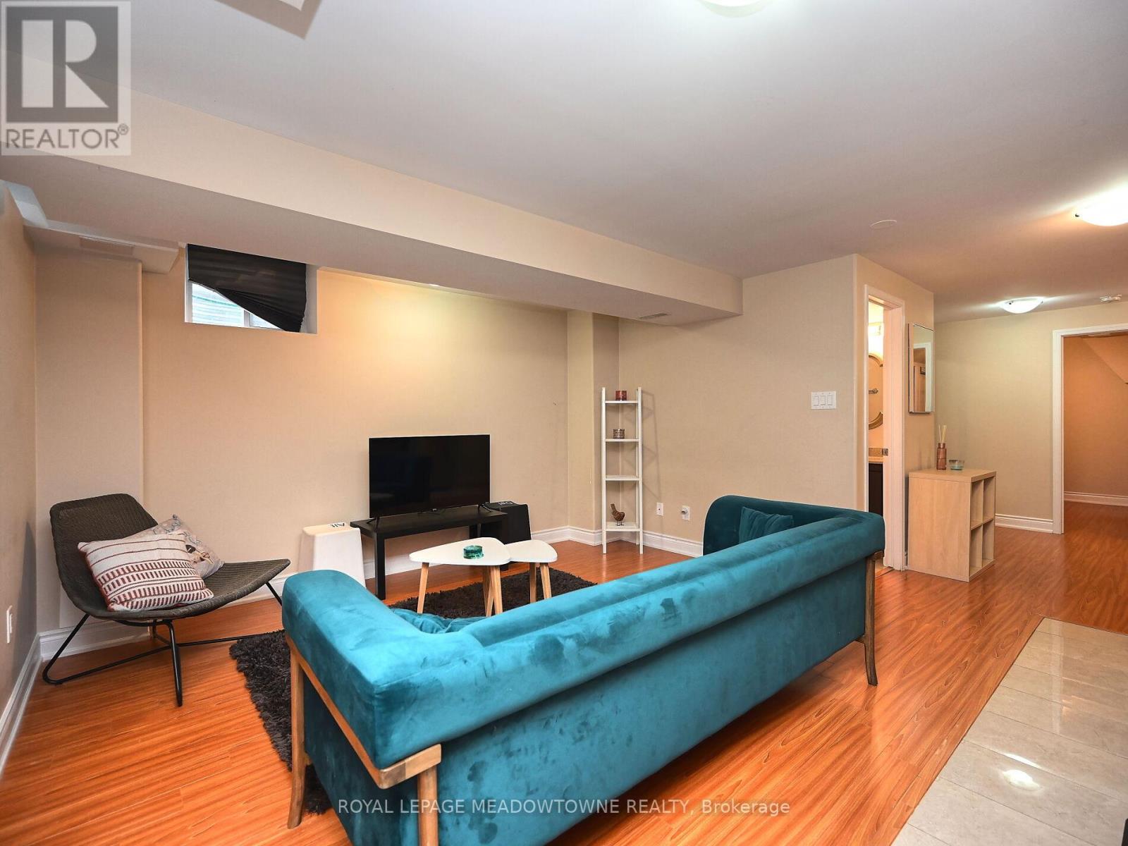 906 Oasis Drive, Mississauga, Ontario  L5V 0C7 - Photo 43 - W12218334