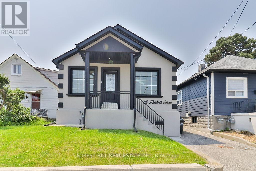 112 THIRTIETH STREET, toronto (alderwood), Ontario